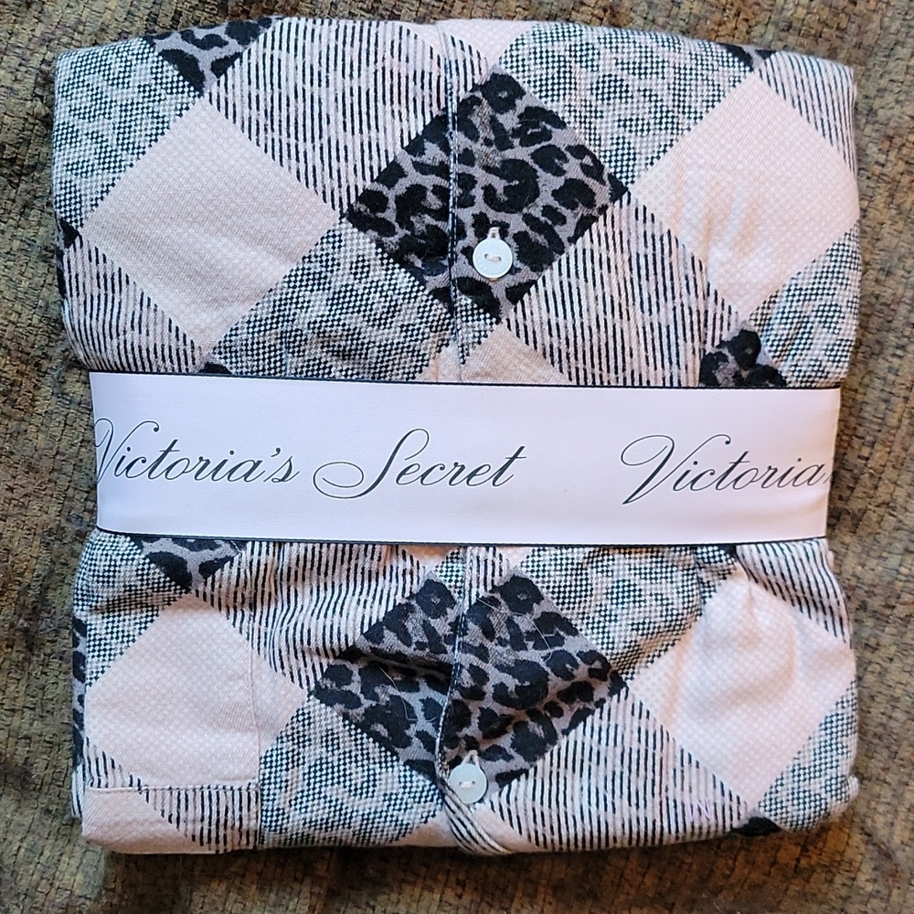 Victoria's Secret flannel pj's - Picture 4 of 4
